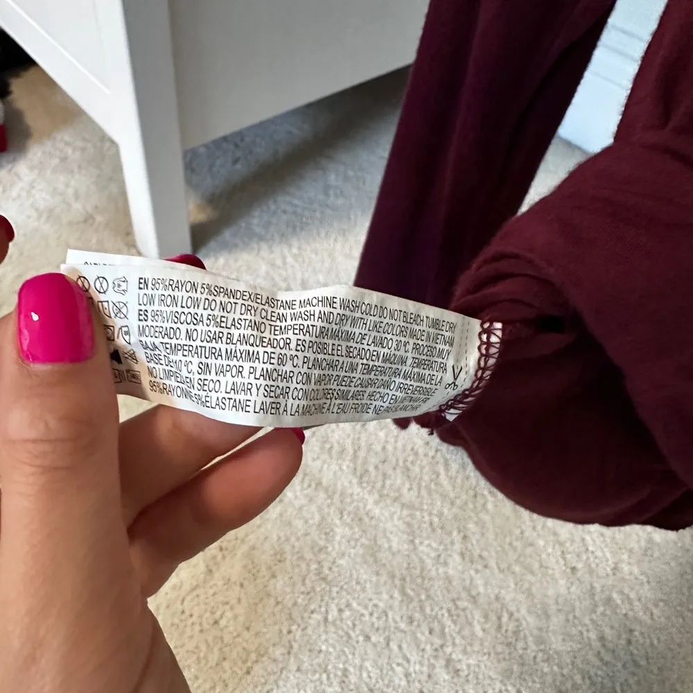 Forever21 lightweight burgundy hoodie - Image 5