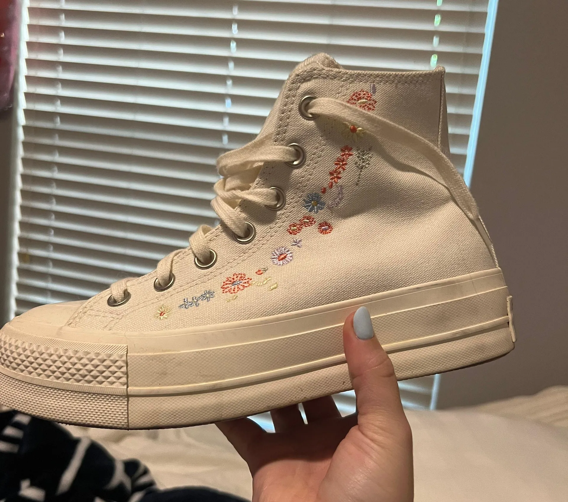 Converse High top Floral Embroidered - Image 2