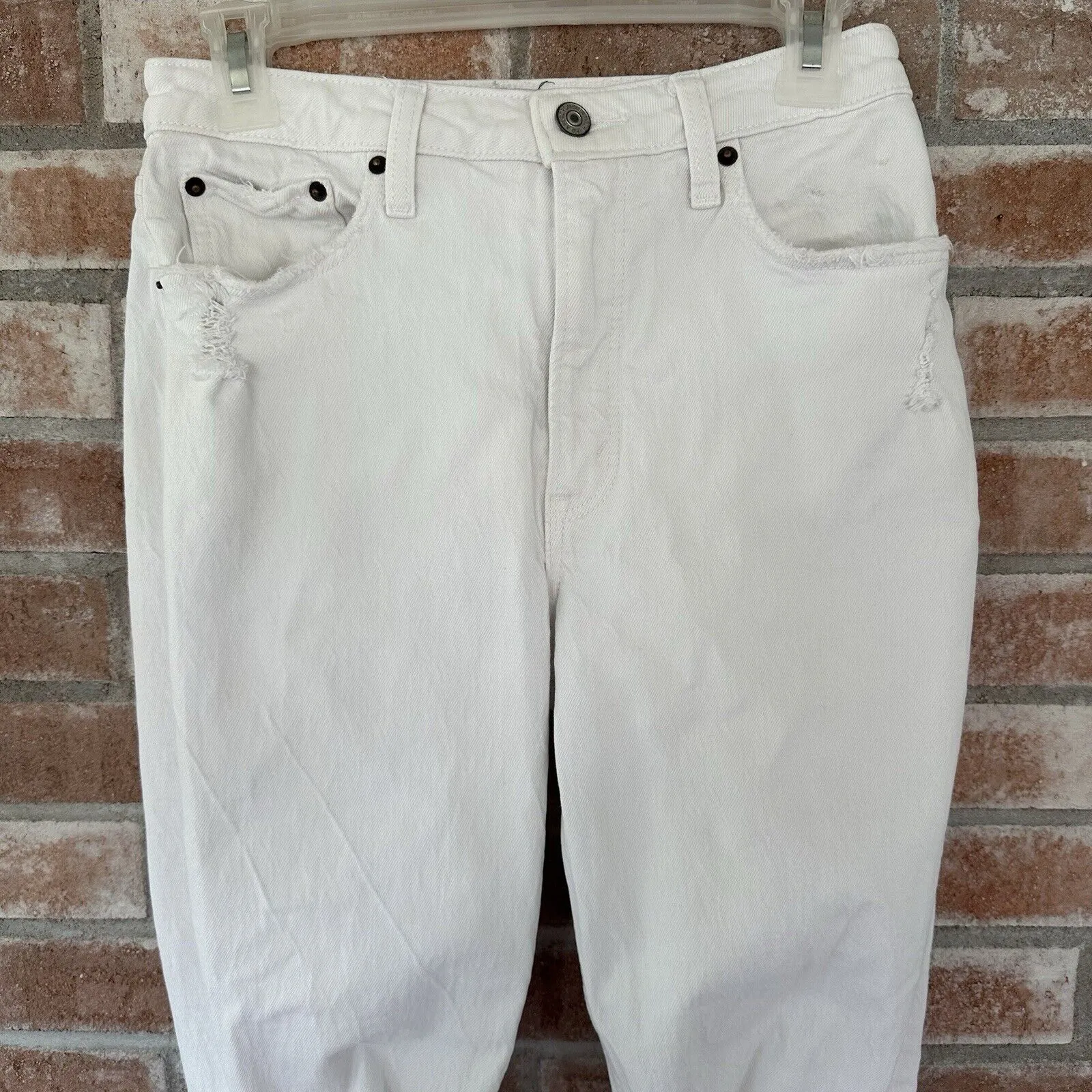Abercrombie & Fitch Curve Love High Rise Mom Jeans Distressed Size 2 / 26 White - Image 3