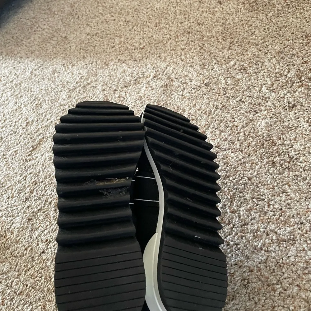 BCBGeneration Women's Lorena Slip On Black White Sneakers Shoes Size 7m - Image 4