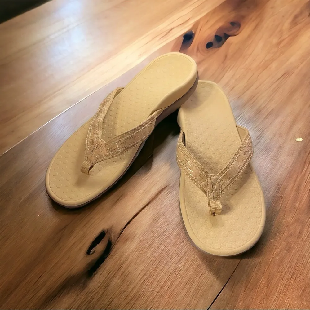 Vionic Tide II Flip Flops Bronze
Metallic Bamboo Sandals
Womens Size 10 - Image 2