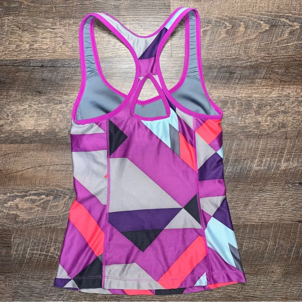 Nike Dri-Fit Tank Top Size Small - Image 5