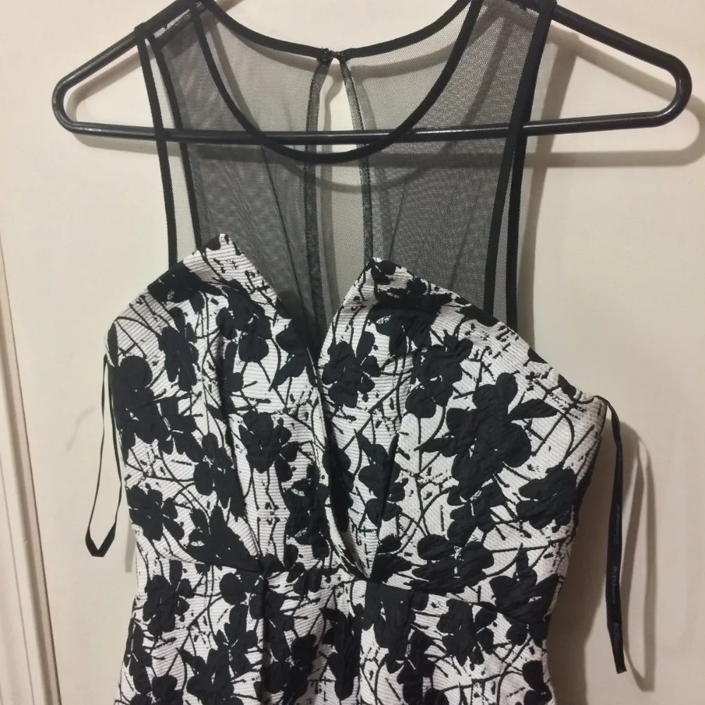 BCBGeneration women's size 0 (XS) illusion mesh slit back overlay flower dress - Image 3