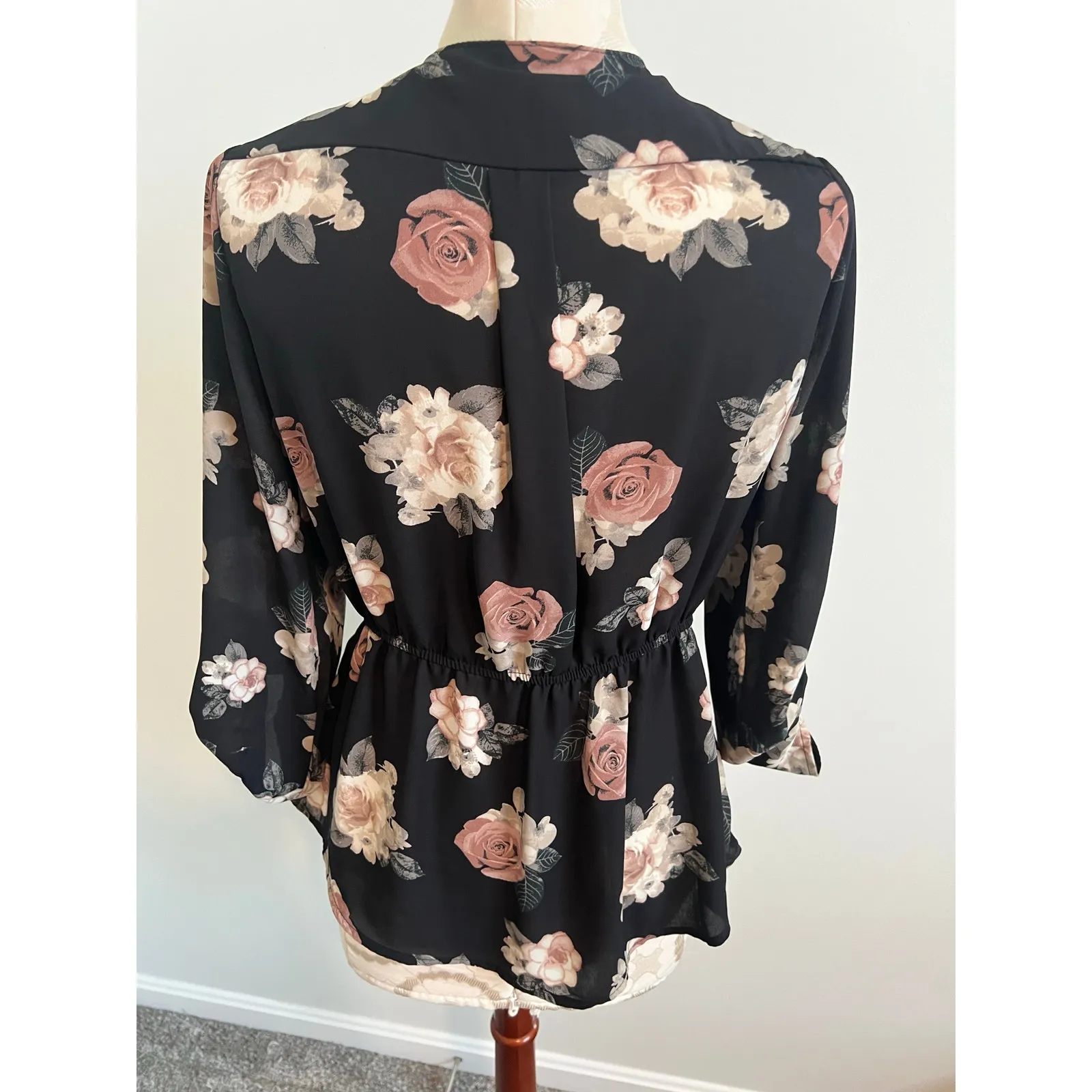 J for Justify Floral 3/4 Sleeve Zip Closure Blouse Medium - Image 3