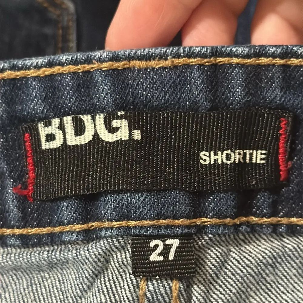 Urban Outfitters BDG Shortie denim cuffed 3” inseam shorts size 27 - Image 7