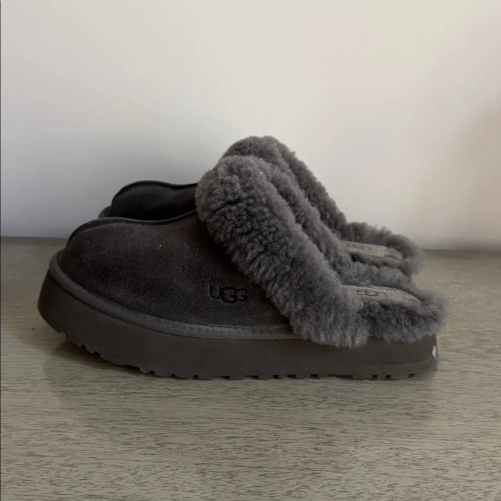 UGG Disquette Slippers Size 9 - Image 4