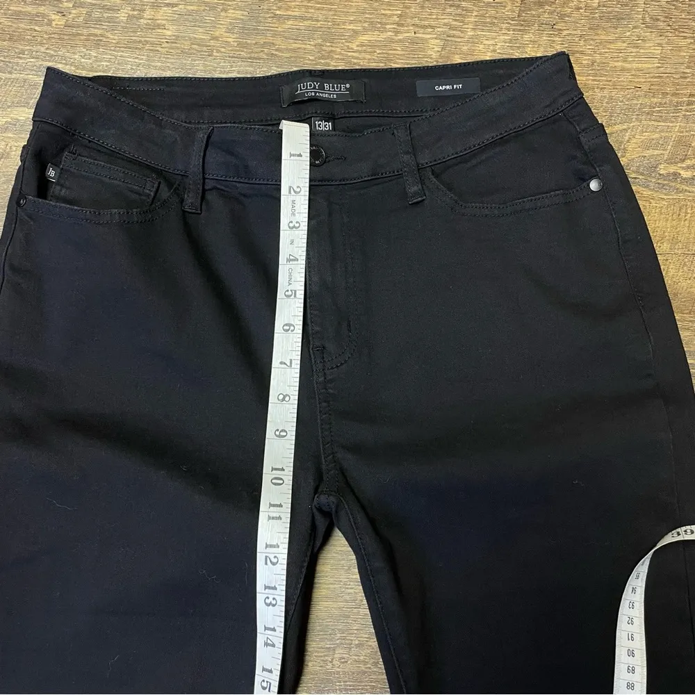 Judy Blue Jeans Capri Fit Womens Size 13/31 Skinny Capris Stretch Mid-Rise Black - Image 4