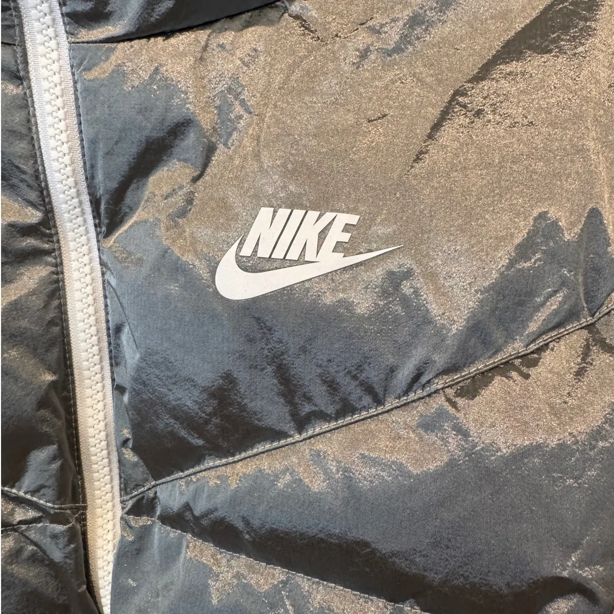 NIKE Sportswear Therma-fit City Series Shine Puffer Jacket Size XS - Image 9