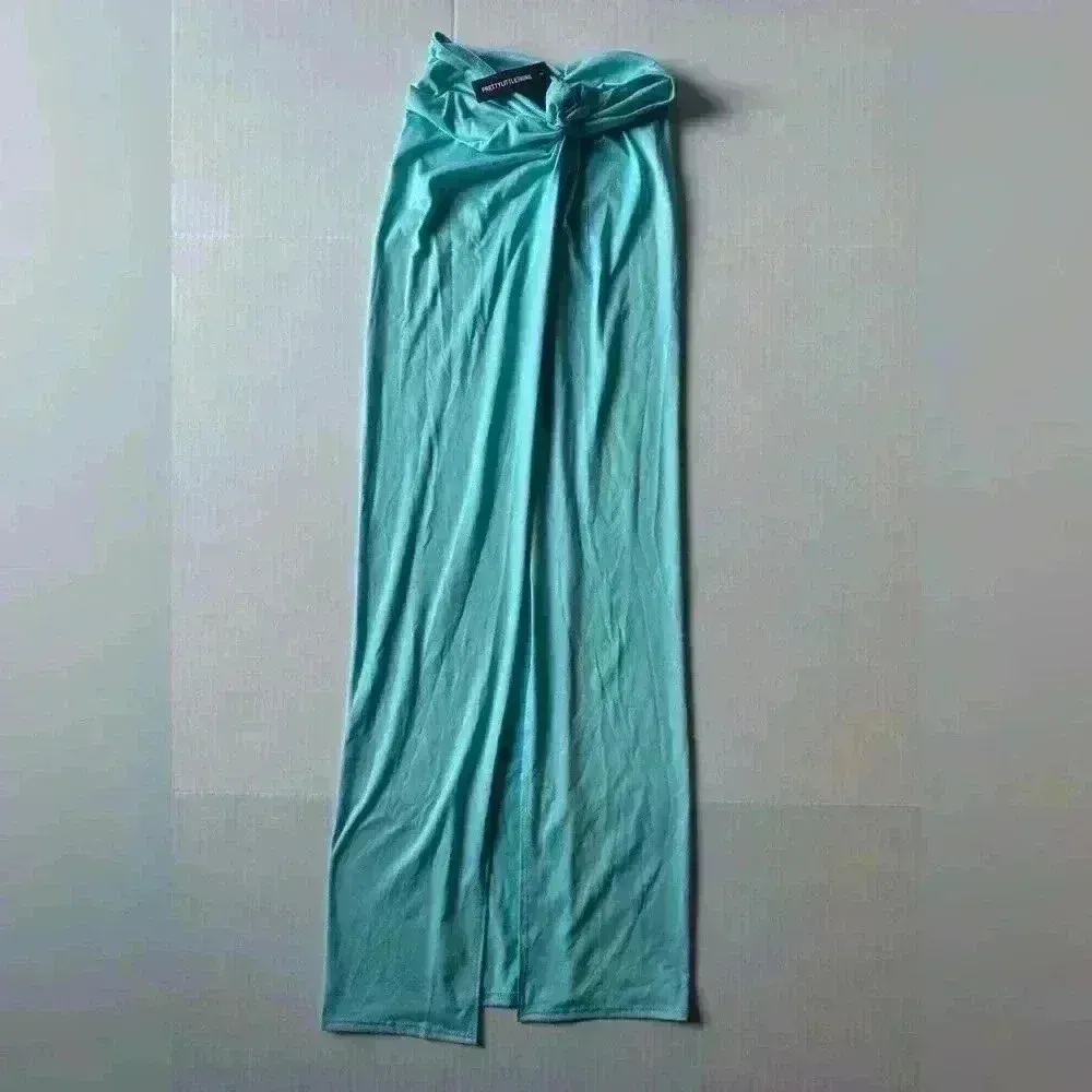 PrettyLittleThings Blue Twist Detail Soft Feel‎ Skirt Beach Cover Up Size S - Image 3