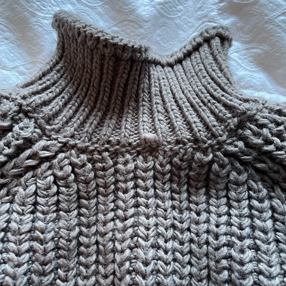 Brown knit mock neck sweater - Image 6