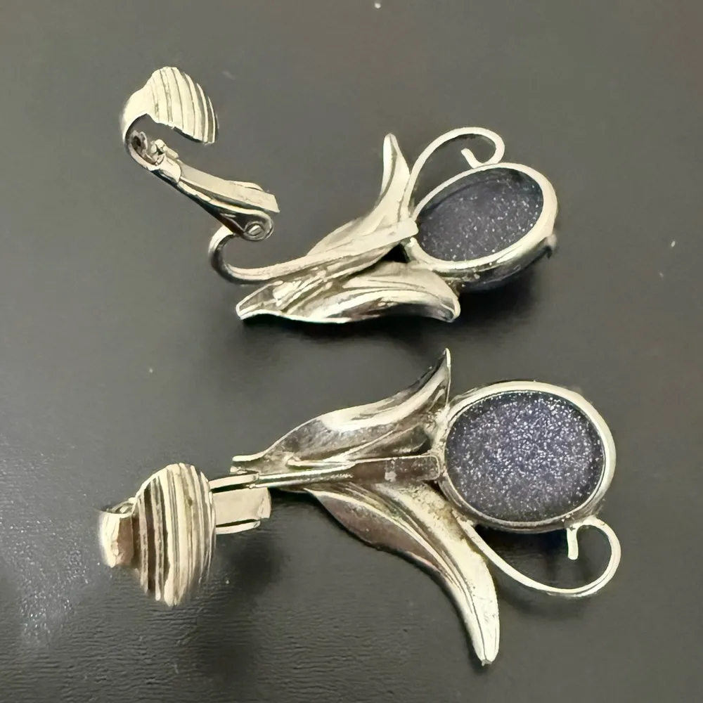 Handcrafted Unsigned Midnight Blue Goldstone Sunstone Gemstone Flower Earrings - Image 10