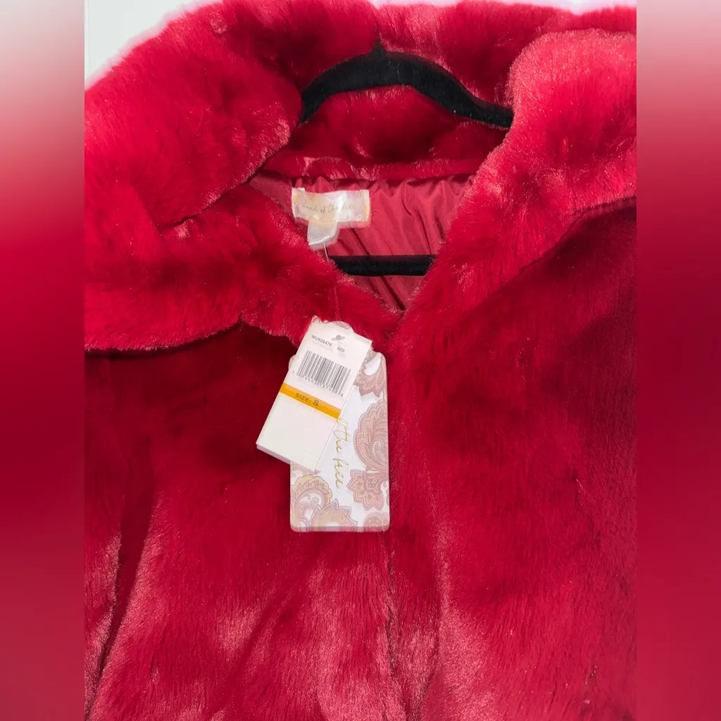 Band Of The Free Red Velma Red Faux Fur Cropped Jacket - Image 4