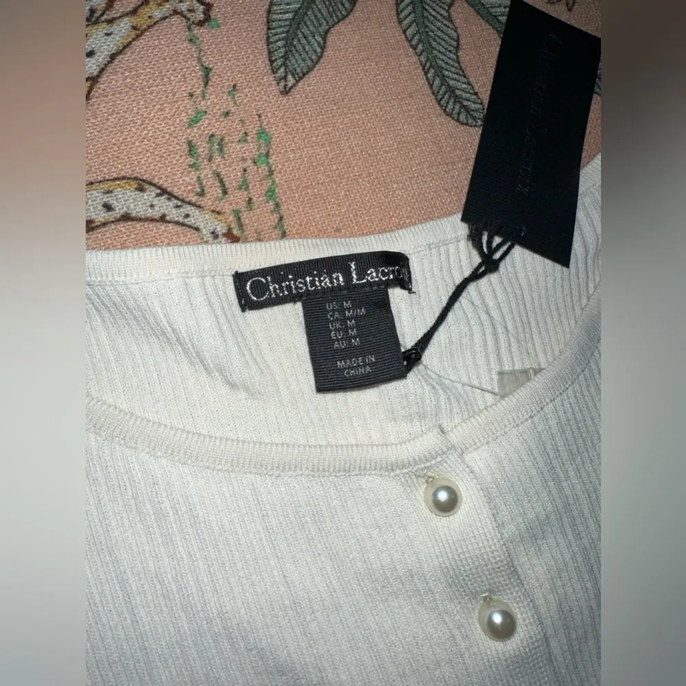 NWT Christian Lacroix White Medium Pearl Button Top Tank Top Womens Ribbed Shirt - Image 2