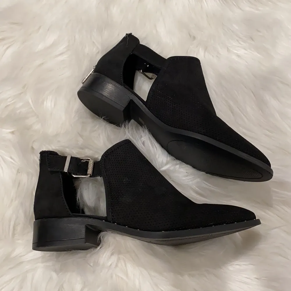 Steven by Steve Madden Cirsi Black Ankle Bootie - Image 5