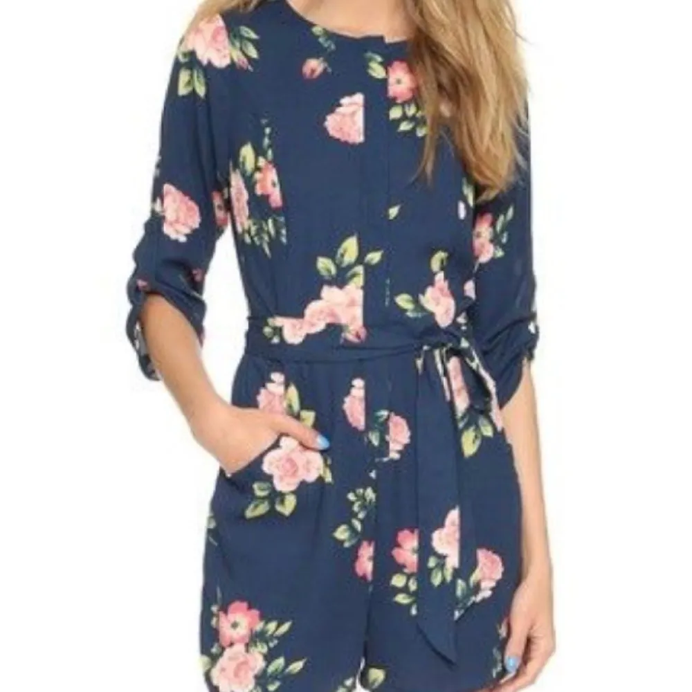 Cupcakes and Cashmere Blue Floral Print Crew Neck Romper Women's 6 - Image 7