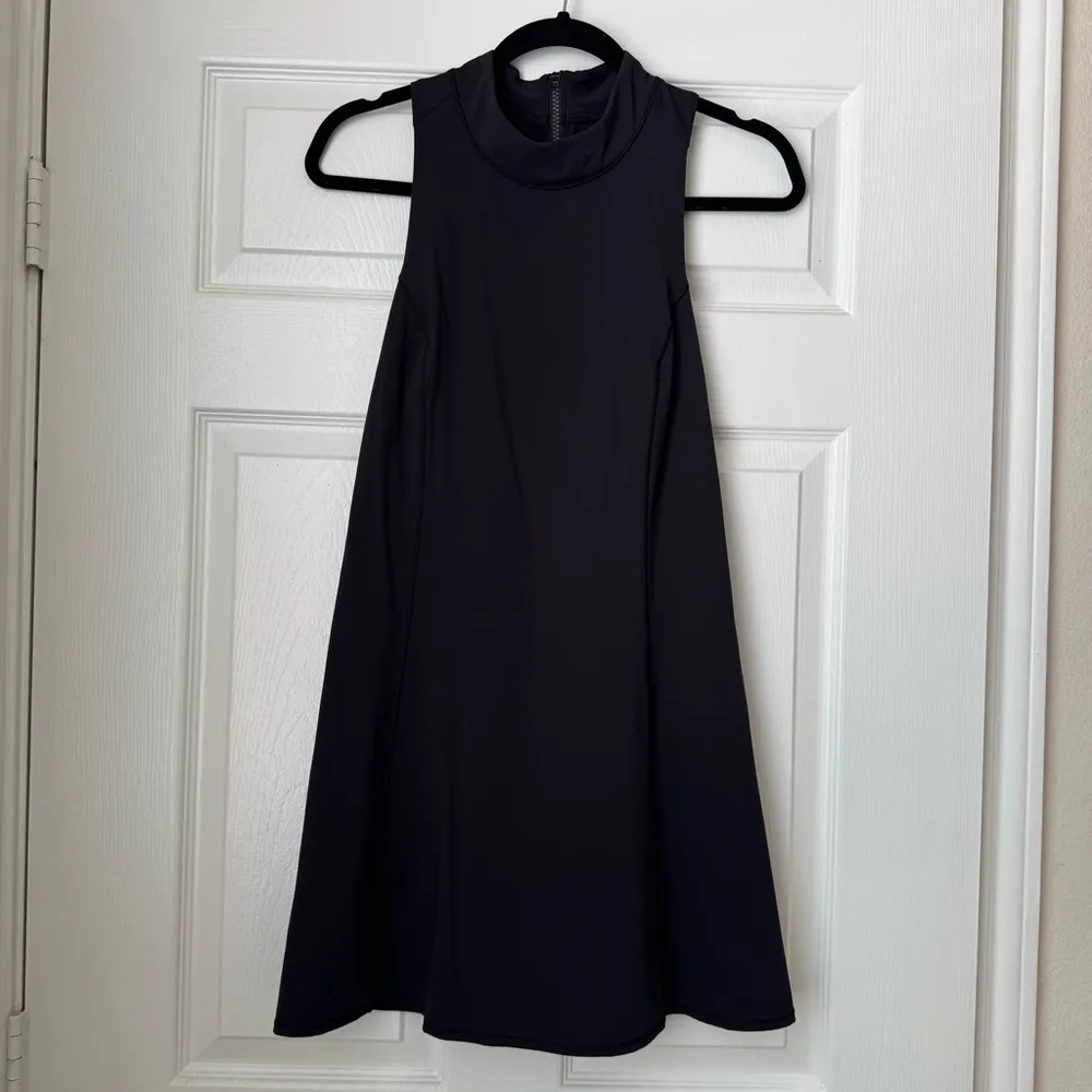 Outdoor Voices Black Bloom Mini Dress Size Medium - Image 3