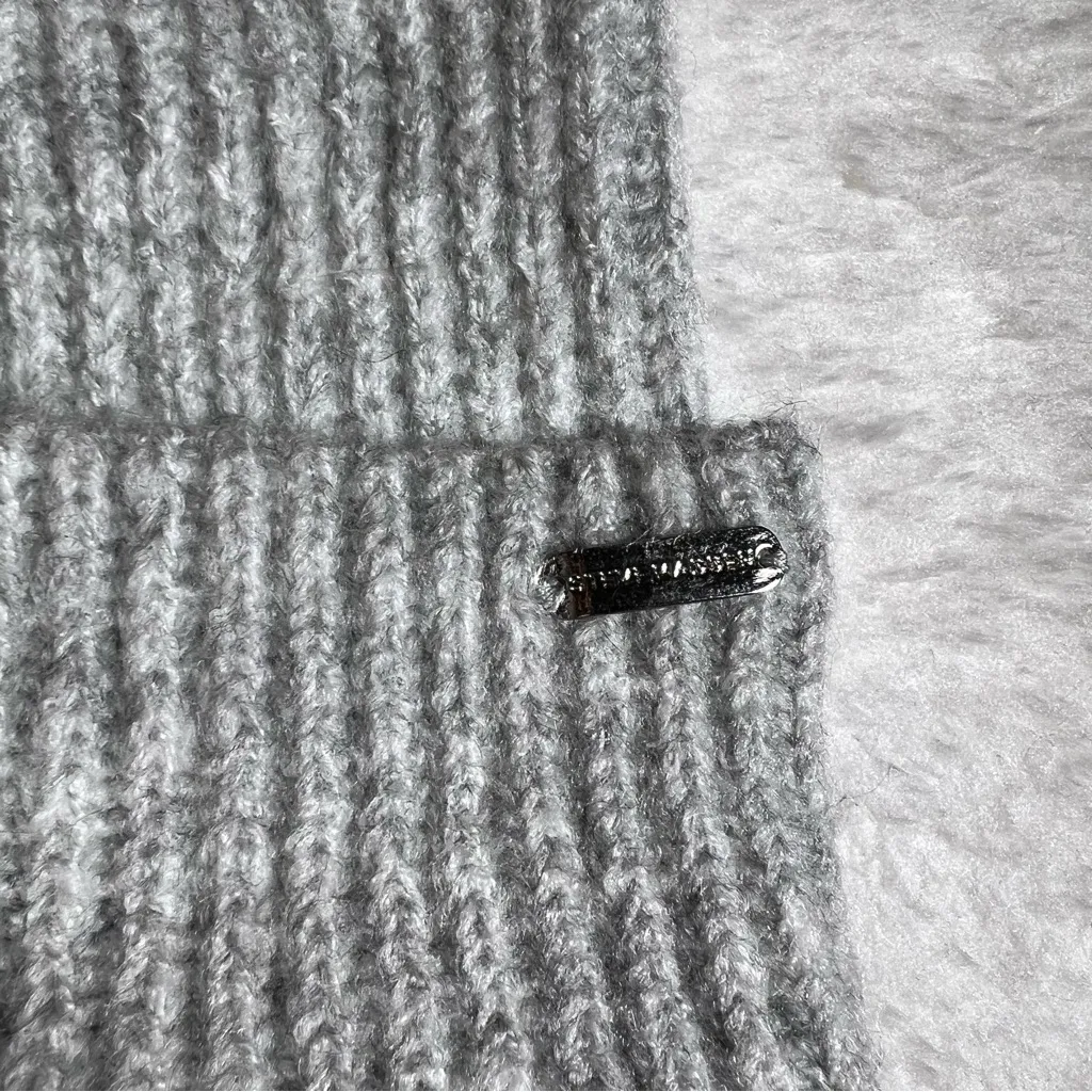 NWT Steve Madden Heather Gray Knit Pom Beanie - Image 3