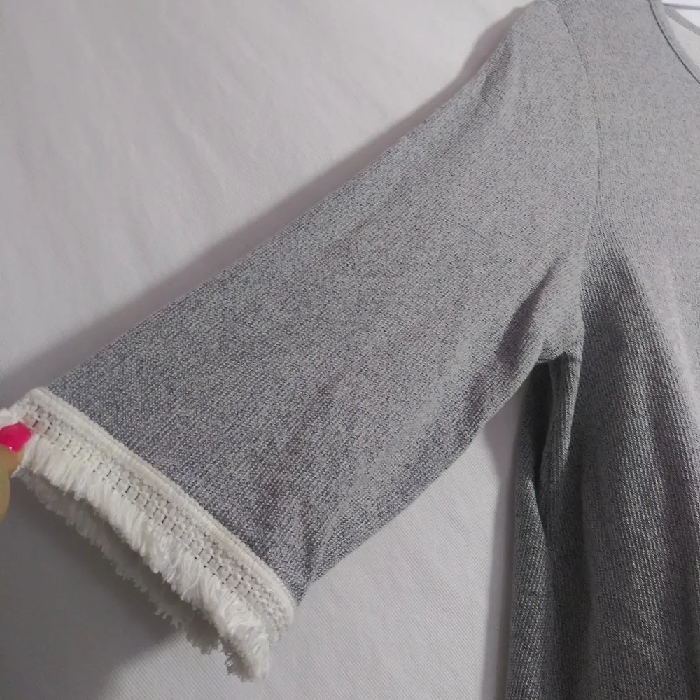 J.Jill Women’s  Gray 3/4 Sleeve Knit Top Fringe Detail Size L - Image 4