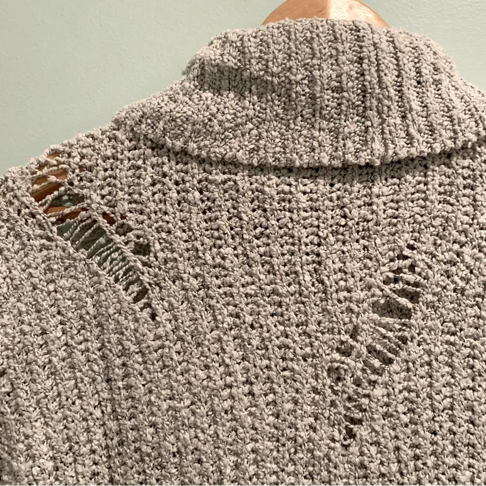 Express 2016 Distressed Oversized High Low Hem Turtleneck Sweater XS - Image 8