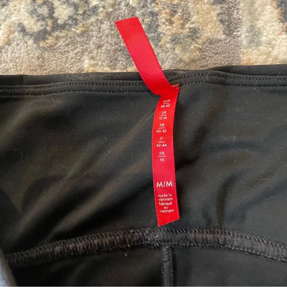 Black High-Waisted Leggings faux leather - Image 7