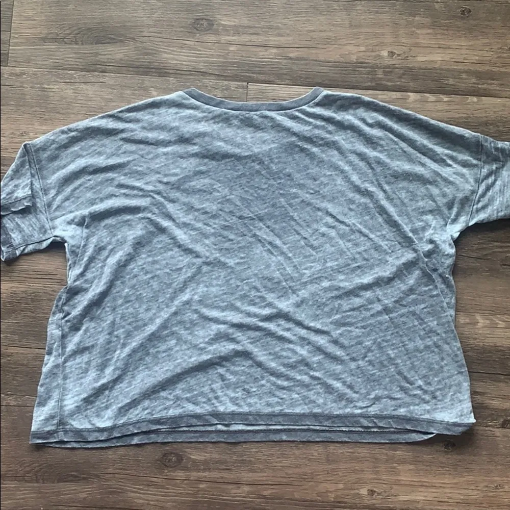 Abercrombie and Fitch Tiger Crop Tee - Image 4