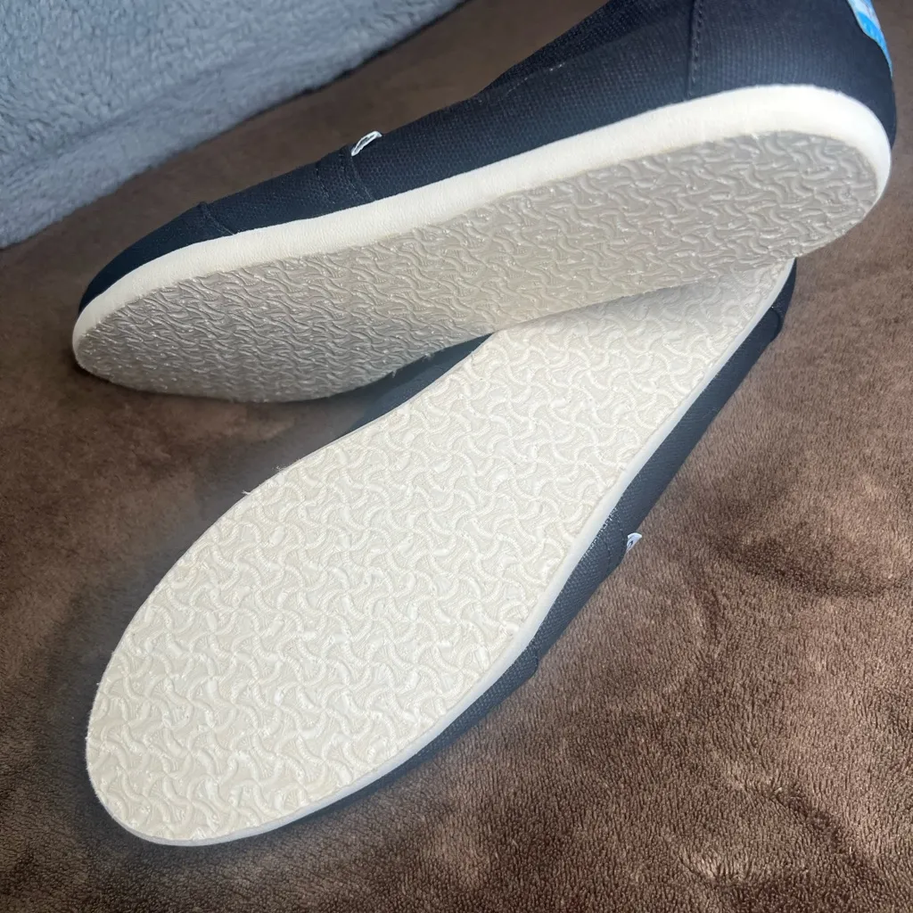 TOMS women’s Classic Black fabric Loafers flats slip-on comfort shoes - Image 7