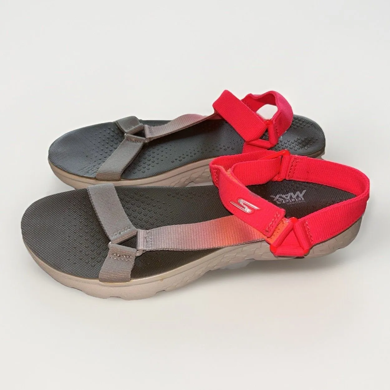 Skechers Goga Max Strappy Sandal Gray Pink Ombré Womens US Size 9‎ Beach Walking - Image 2