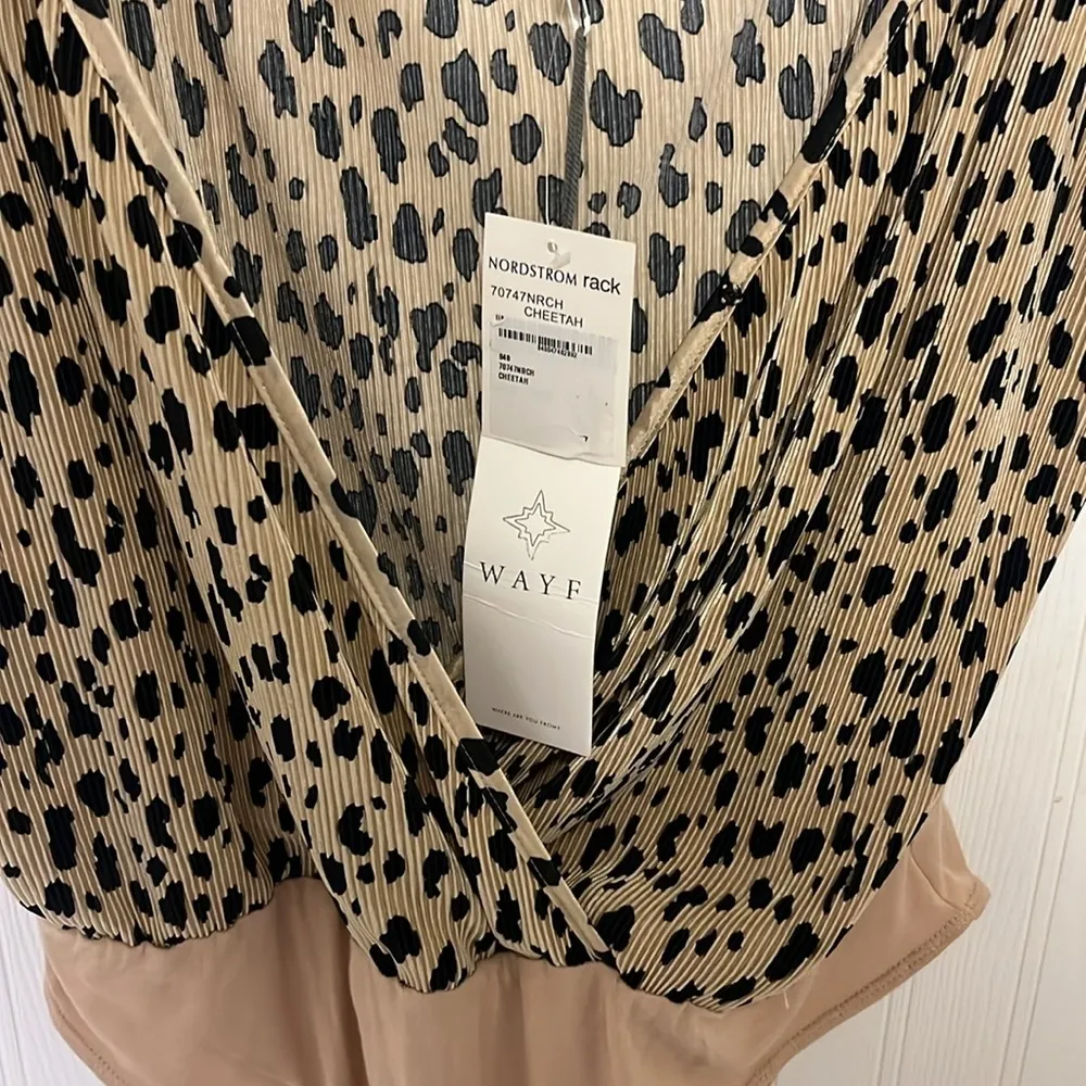 WAYF  Cheetah V-neck ribbed Bodysuit - Image 8