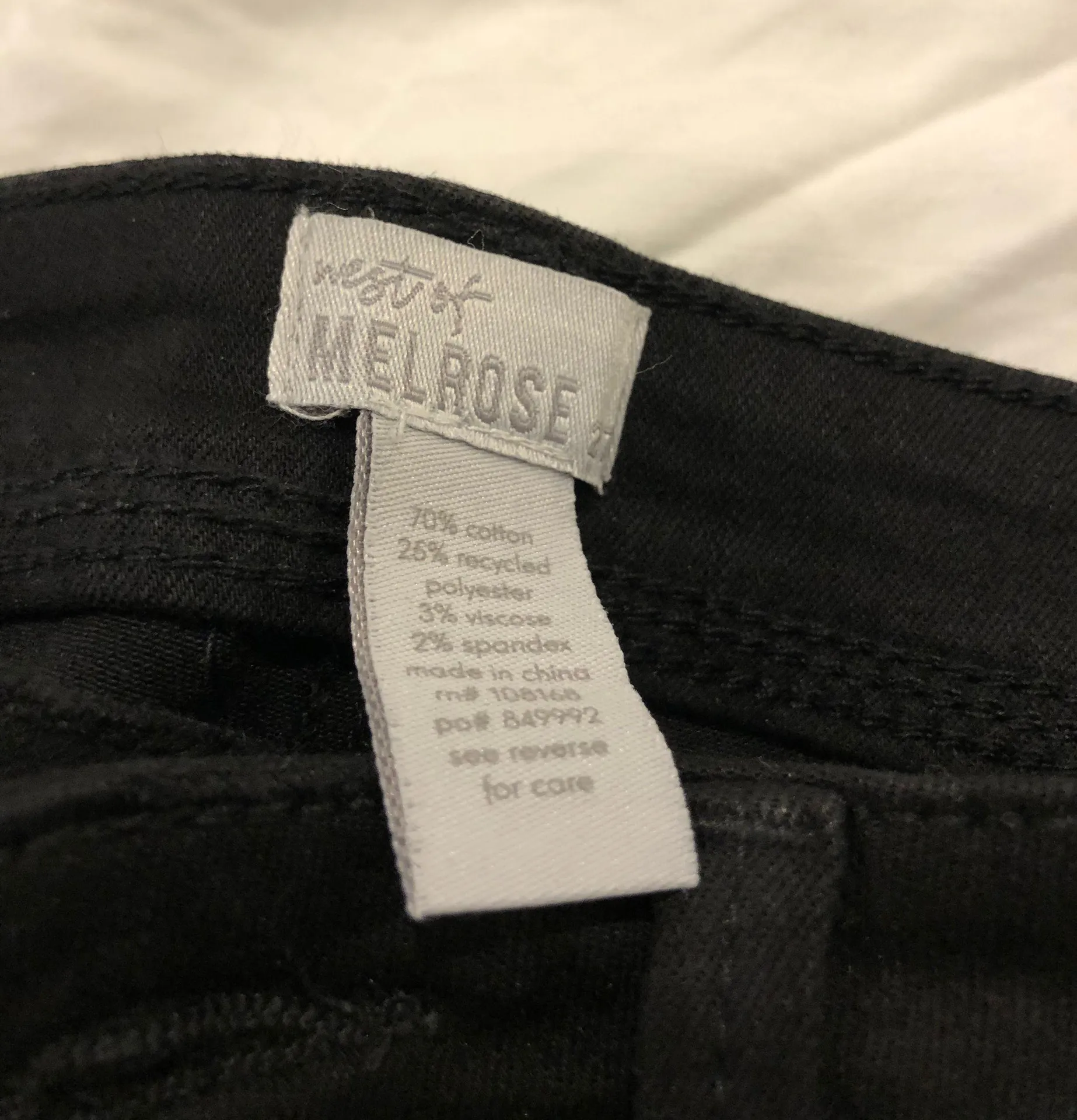 Tilly’s Black Distressed Jeans - Image 4