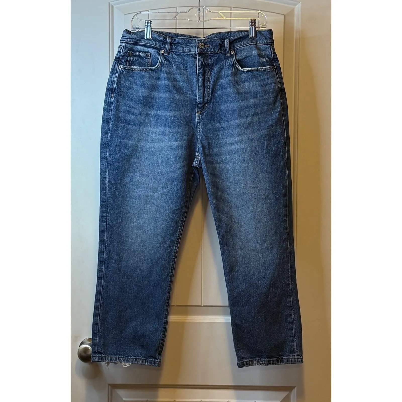 LOFT Women's Blue Wash High Rise Straight Crop Leg Jeans Distressed Hem Size 12 - Image 2