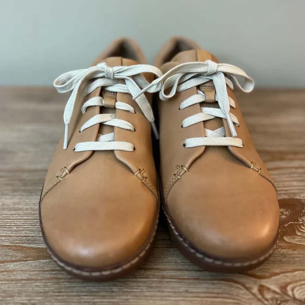 Clarks Artisan Amberlee Crest Oxford Camel Leather Sneakers Women's 9.5 - Image 2
