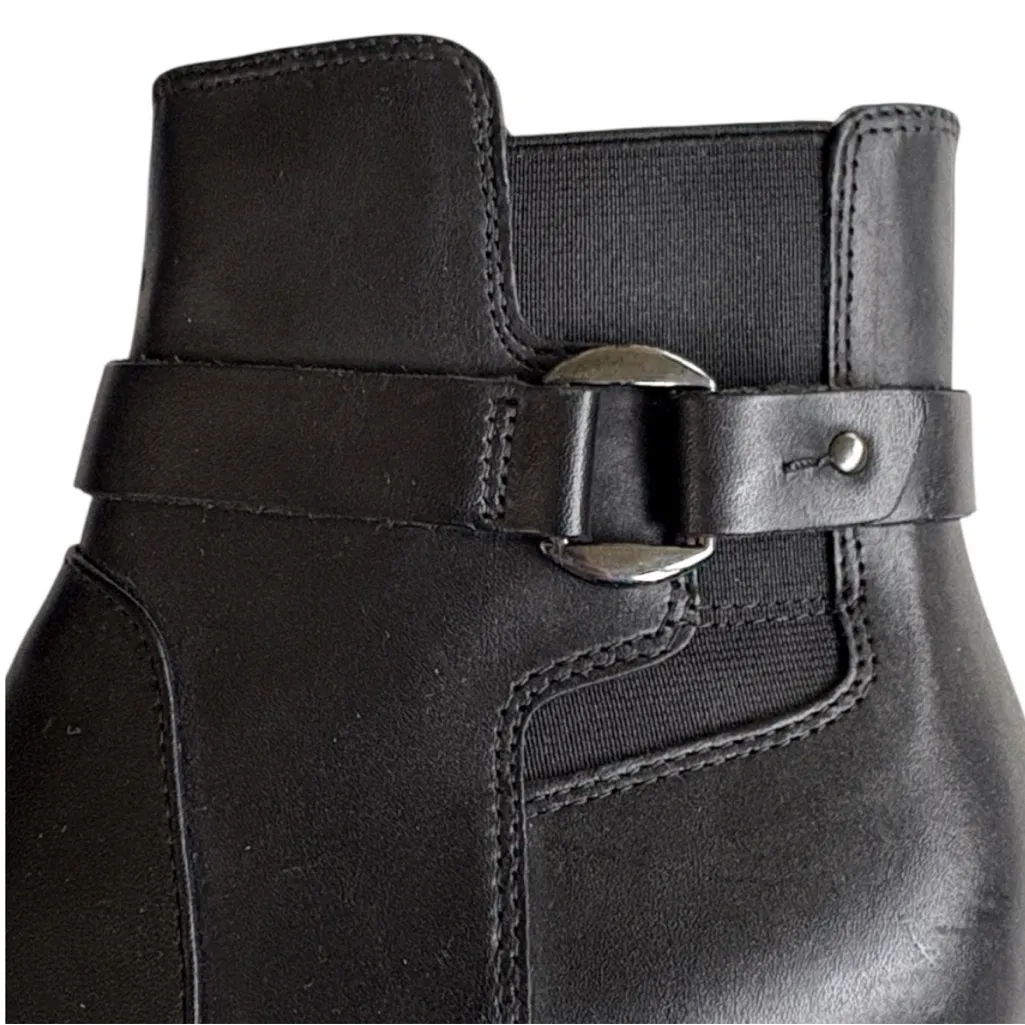 Like New Clark's Leather Un Damson
Heeled Ankle Boots Black Size 6 - Image 6