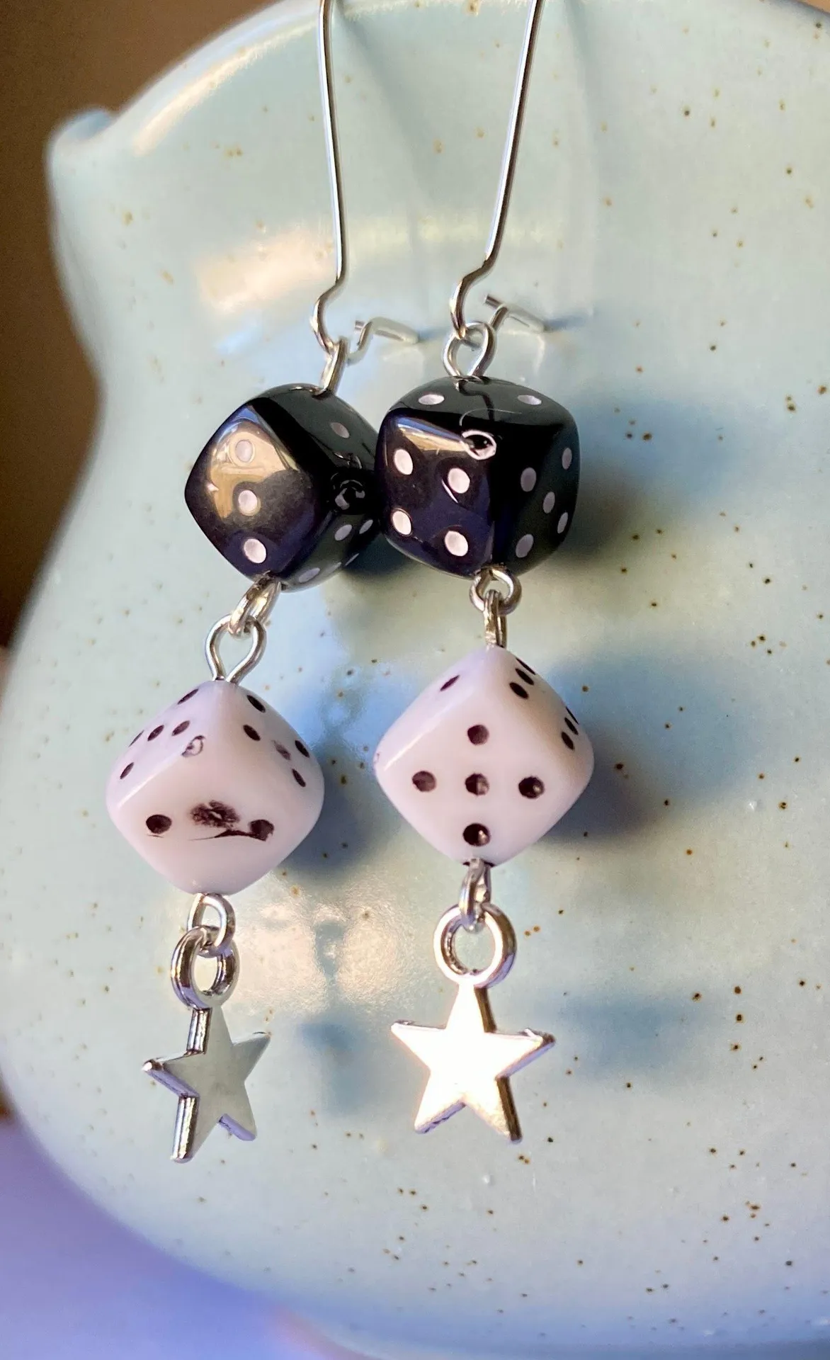 y2k Kawaii black&white dice star dangle earrings 💚💚 - Image 3