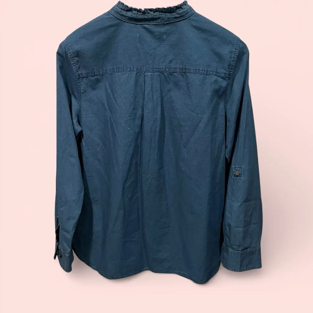 Cute Talbots chambray indigo blue ruffle button collar blouse flowy boho classic - Image 2