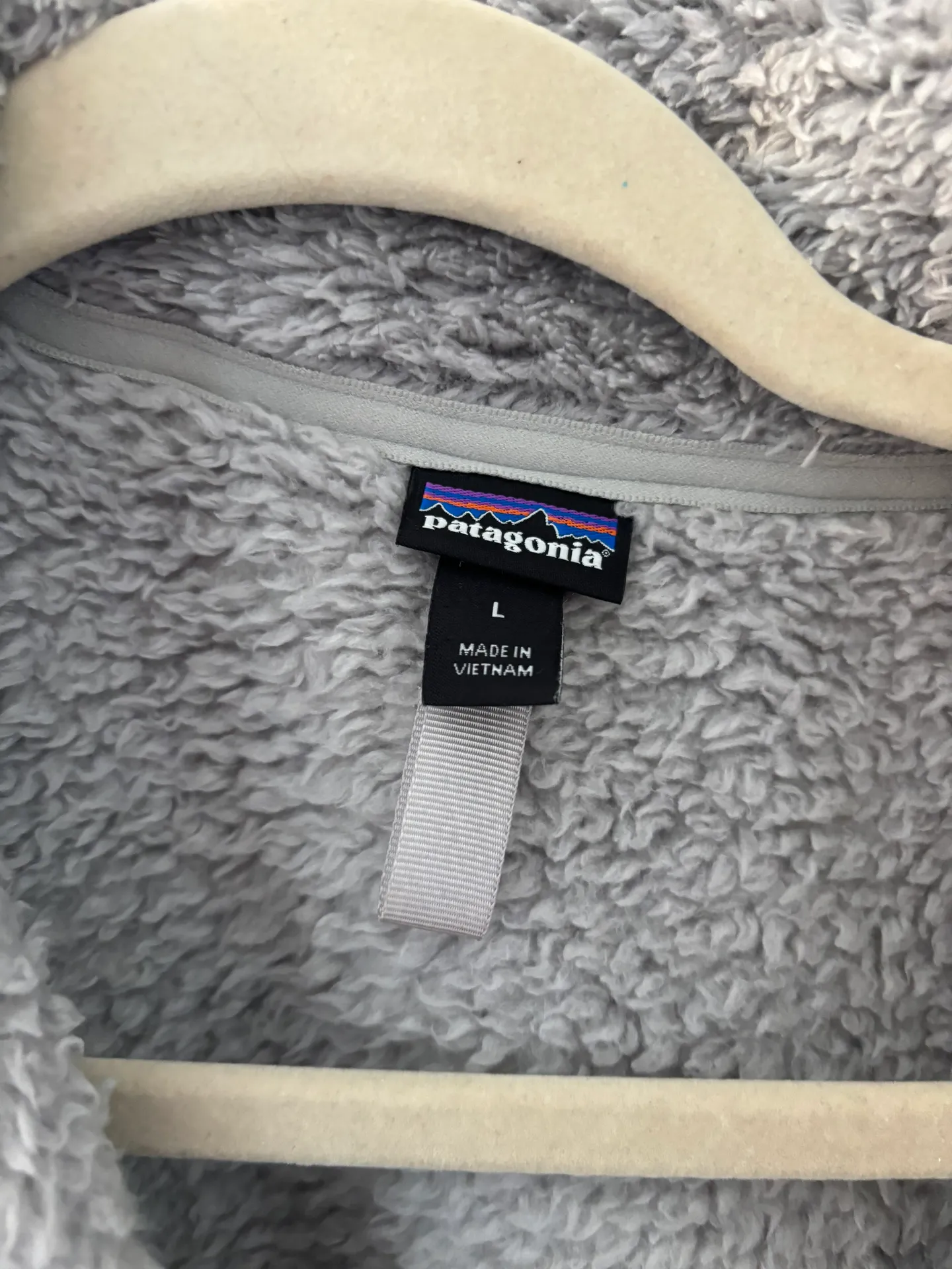 Patagonia Gray Fleece Pullover - Image 3