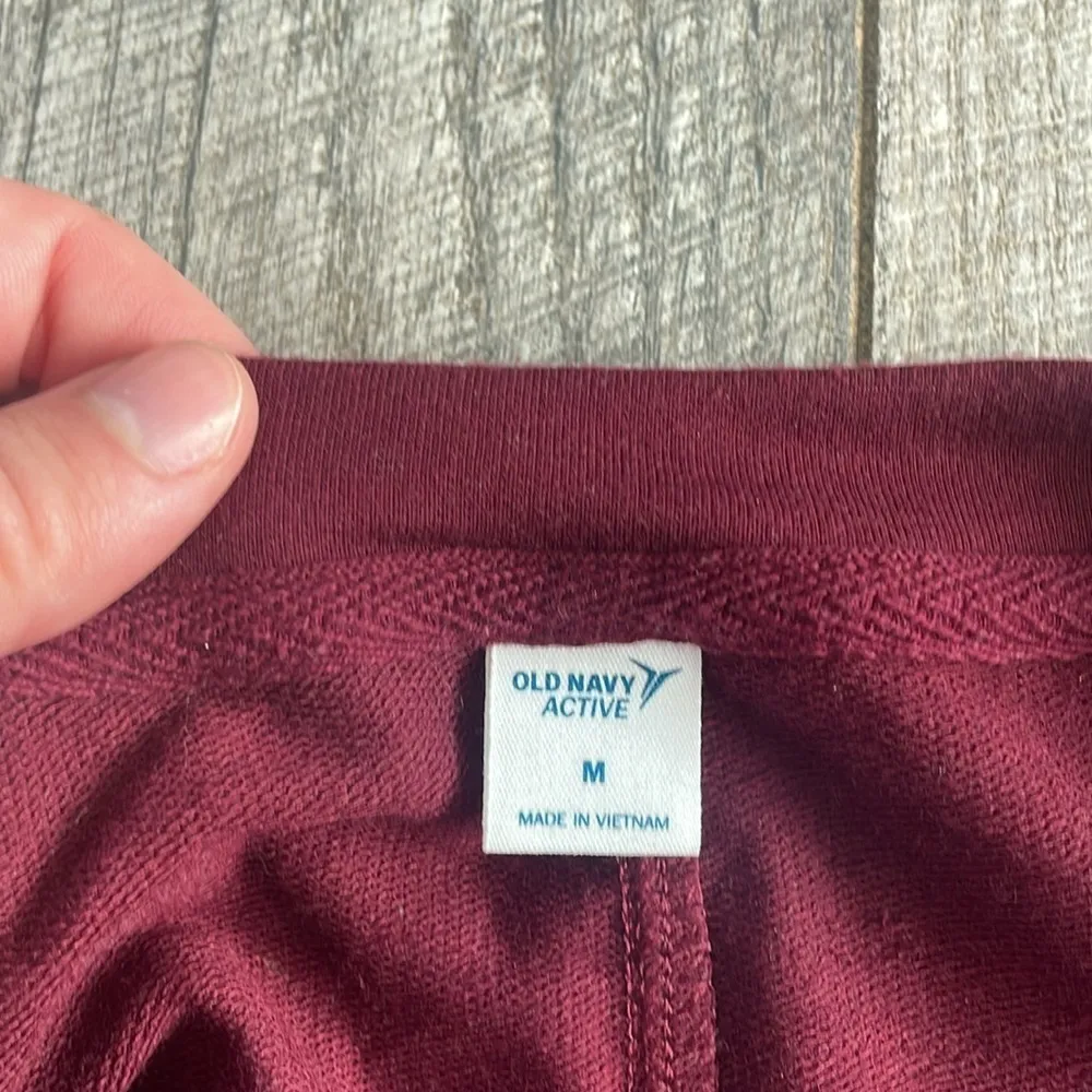 Old Navy Activewear Size Medium Maroon Long-Sleeve Shirt - Image 5