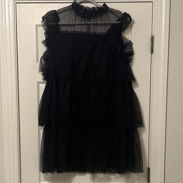 Elegant Black Layered Tulle Dress - Image 2