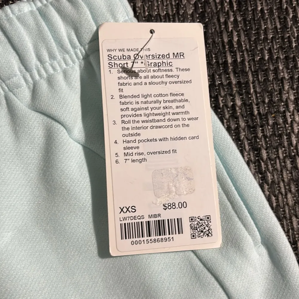 Lululemon Scuba Mid-Rise Oversized Short 7" *Graphic - Image 3