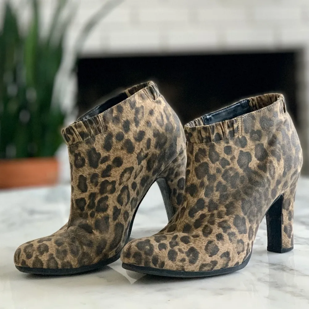 Sam & Libby Leopard Print Ankle Booties 🐆 - Image 5