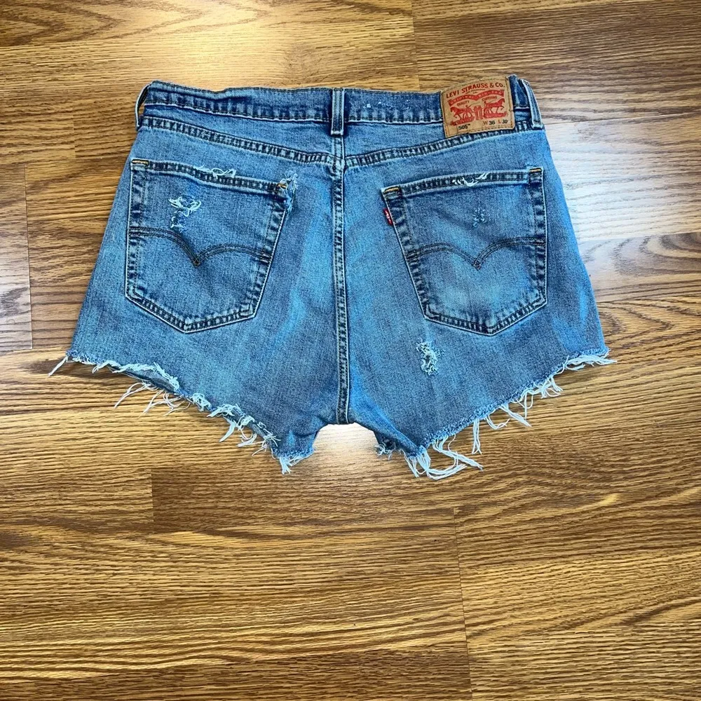 Cute Levi’s 505 Cutoff Jean Shorts! - Image 2