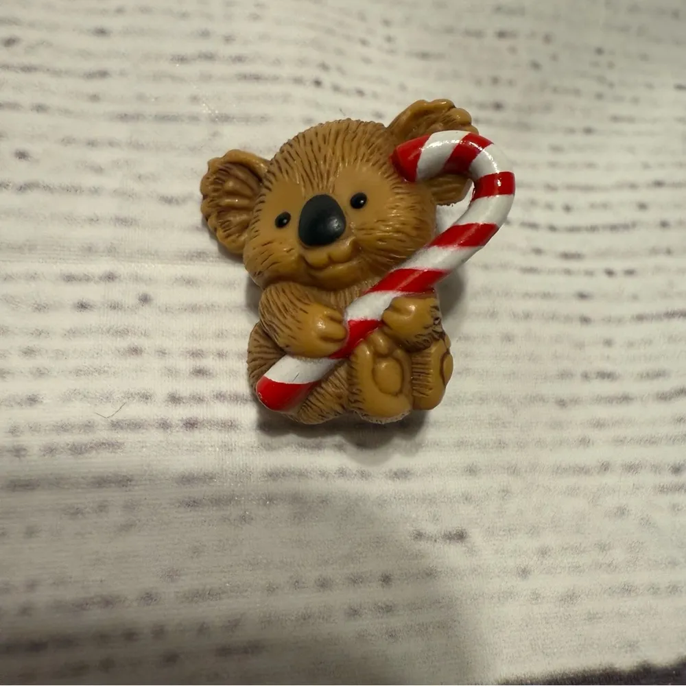 Hallmark 1982 Koala Candy Cane Holiday Christmas Pin Brooch - Image 2