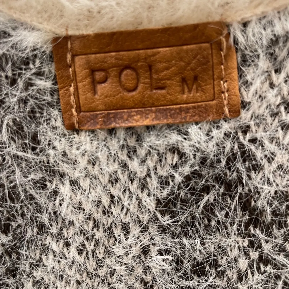 POL Black and White Leopard V-Neck Sweater Size Medium - Image 11