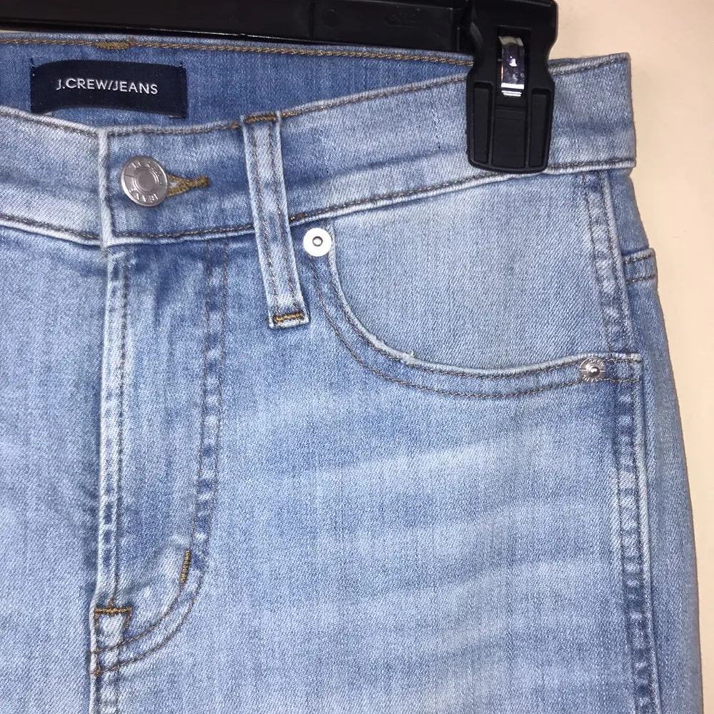 J. Crew Jeans Women’s Vintage Straight Distressed Dip Dyed Denim Jeans - Image 6