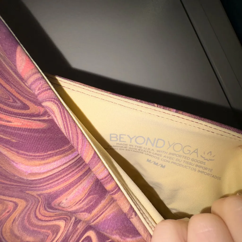 NWT $74 BEYOND YOGA REFOCUS CROP TANK TOP, MEDIUM ACTIVE WEAR GYM GIRL - Image 4