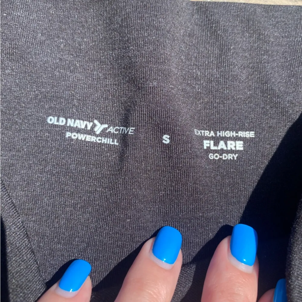 Old Navy Active power chill grey flare extra high rise flare leggings small - Image 5