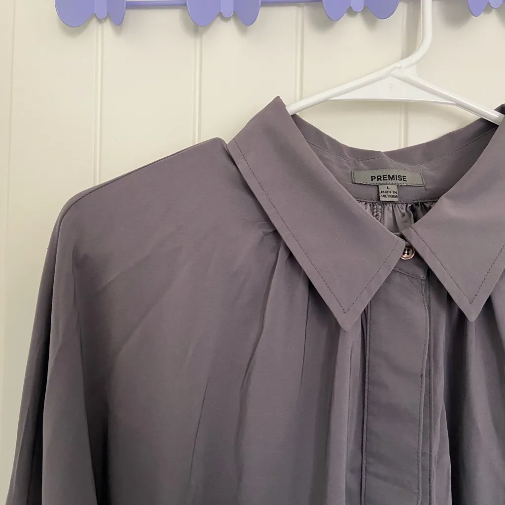 NWOT Premise women’s dark gray collared button sleeve blouse large‎ - Image 2
