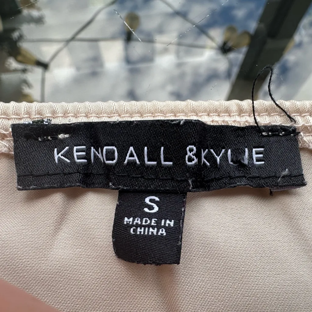 Kendall & Kylie Silky Satin Spaghetti Strap Midi Slip Dress in Cream Size Small - Image 3