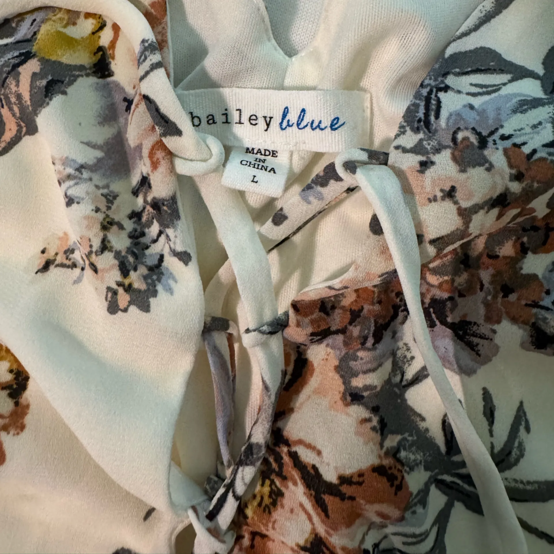 Bailey Blue Floral Long Sleeve Dress in Cream and Gray - Image 4