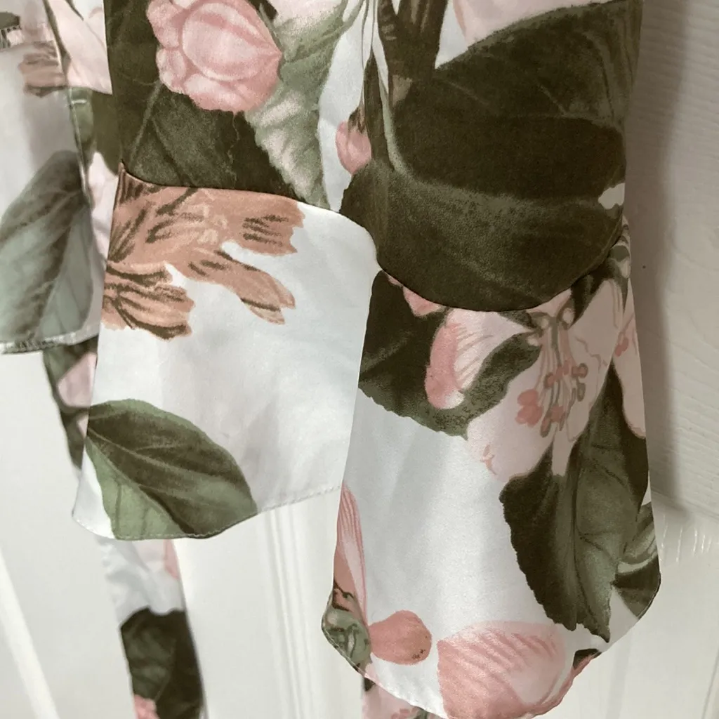 Victoria’s Secret Here Comes the Bride Floral Robe in XS - Image 6