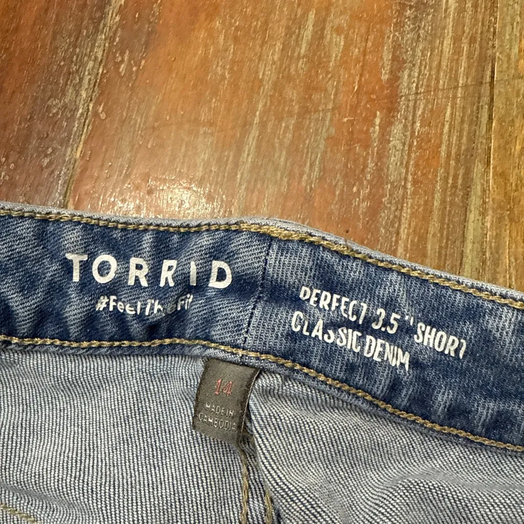 Torrid Blue Distressed Jean Shorts #feelthefit Classic Denim Size 14 - Image 6